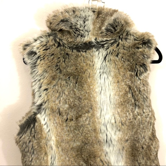 Reverse-able Faux Fur Vest - Picture 4 of 9